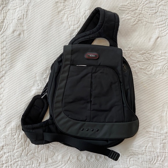 tumi single strap backpack